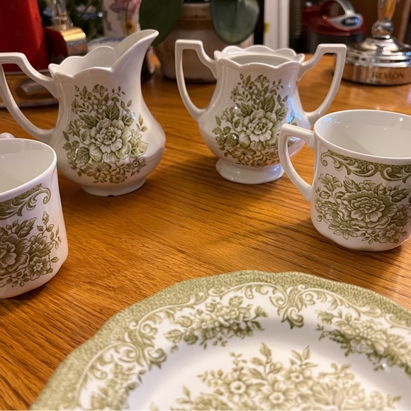 Green - Picture 7 of 12